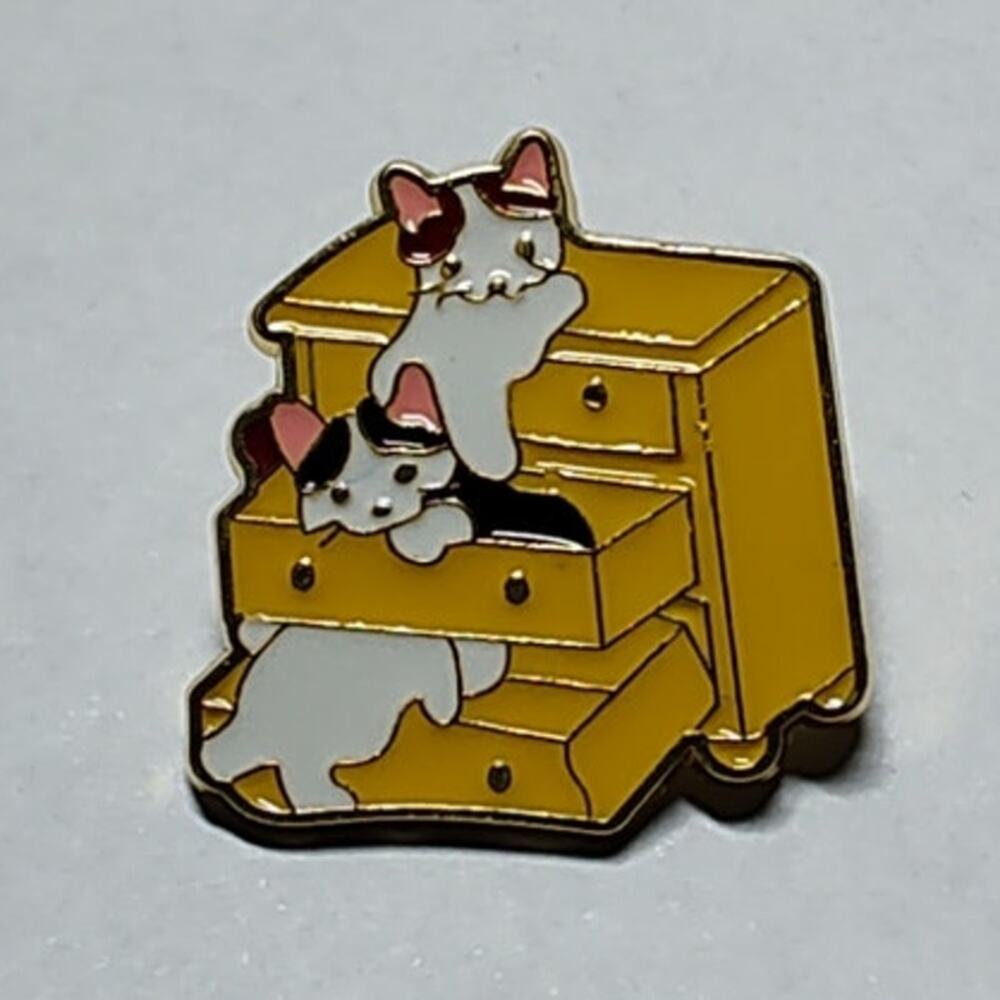 Cute Silly Cats Playing In A Dresser Pin Kitty Lapel Hat Brooch